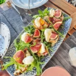 Antipastibricka med fikon, burrata och rucola
