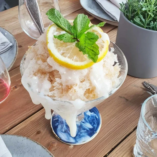 Citrongranita med färsk mynta