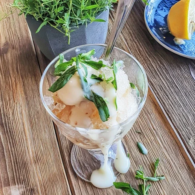 Citrongranita med färsk mynta