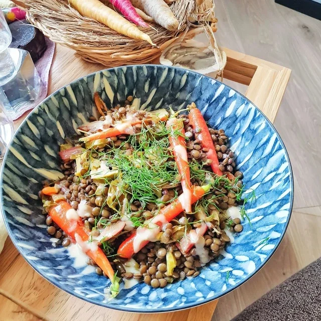 Grön linssallad med unga morötter och spiskummin