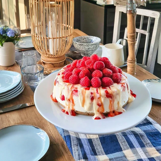 Halloncheesecake utan bakning