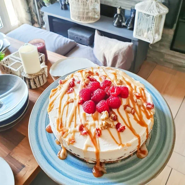 Halloncheesecake utan bakning