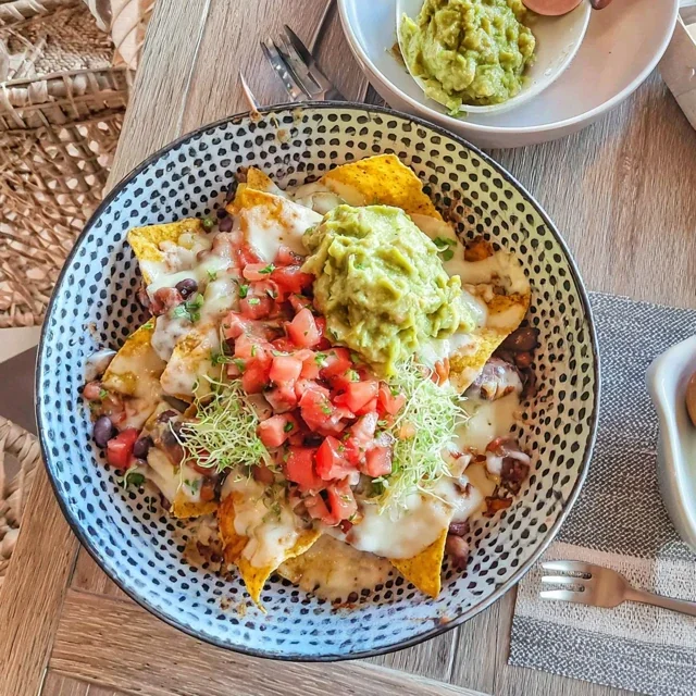 Nachos med guacamole och färsk salsa