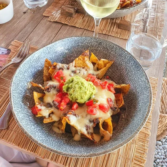 Nachos med guacamole och färsk salsa
