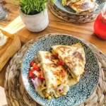 Ostquesadilla med majs och paprika