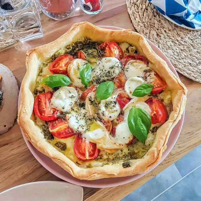 Pesto-mozzarella-solrosstårta