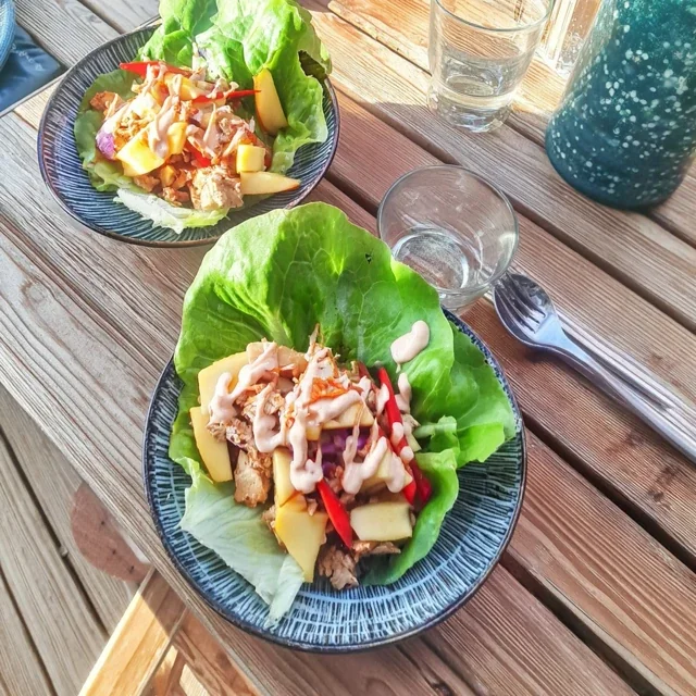 Salladsrullar med kryddad tofu och mango