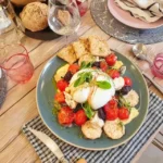 Tjejmiddag-bricka med burrata, tomater och kex