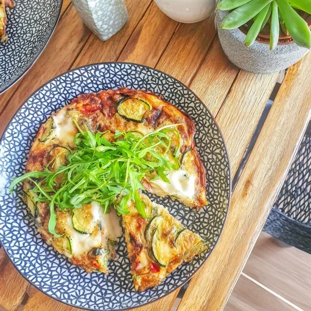 Zucchini-frittata med färska örter